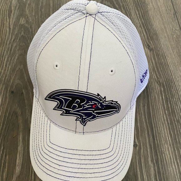 White Ravens Hat - Picture 1 of 2